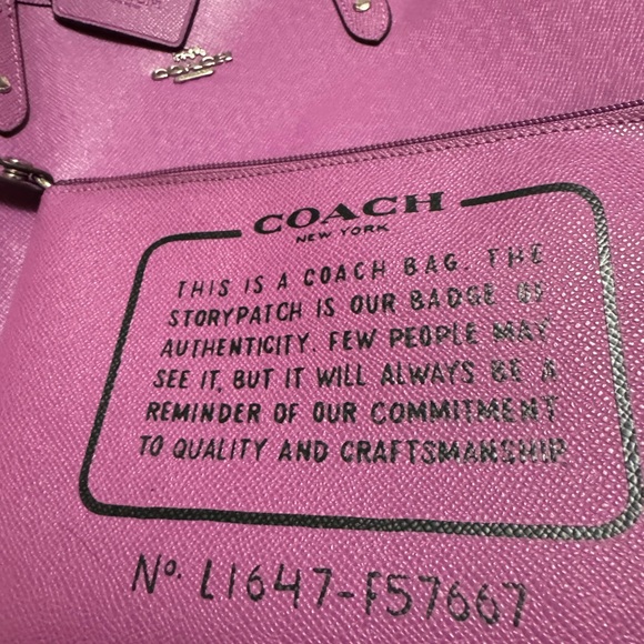 Coach reversible Tote with Gold Accents NWOT - Picture 4 of 6